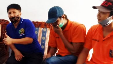 Pelni Rompies (kaos biru), titipan tahanan yang dikeroyok tahanan dan napi Lapas Klas II A Banyuwangi