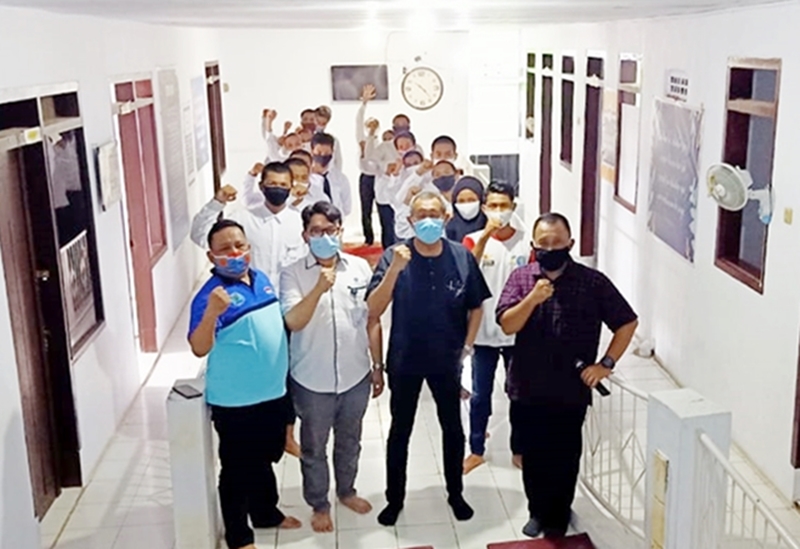 Kadisnakertransdus dan Instruktur BLK Banyuwangi saat di LRPPN BI