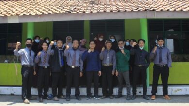 Foto bersama di acara Webinar Pendidikan yang digelar Ponpes Sains Salman Assalam, pada Kamis 18 Maret 2021 di Cirebon. (Dok. Istimewa)