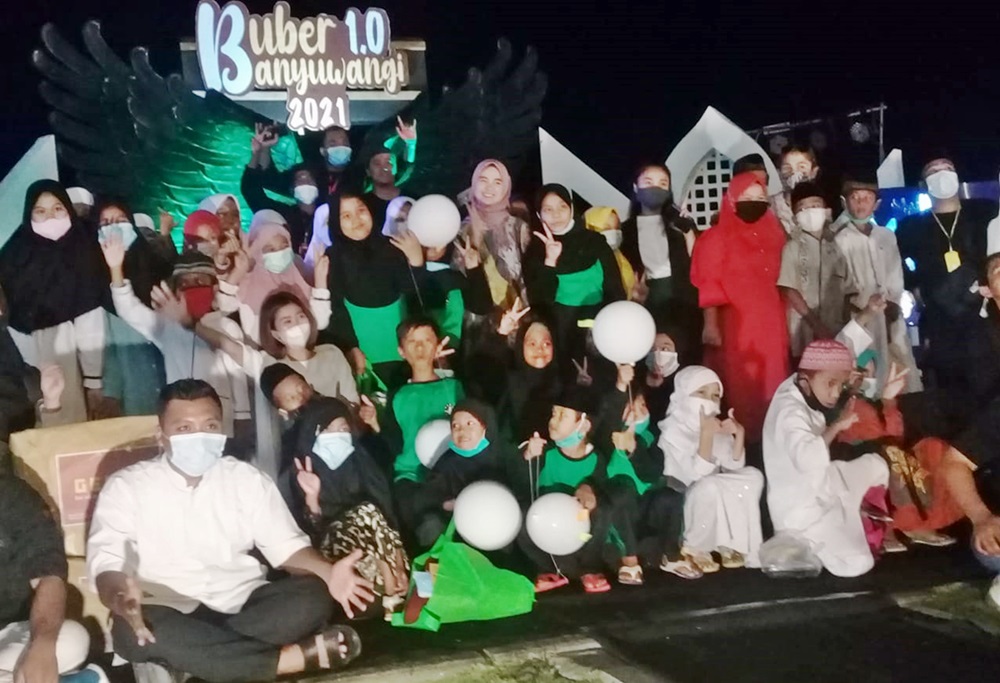 Bukber lintas komunitas bersama anak yatim piatu di Marina Boom