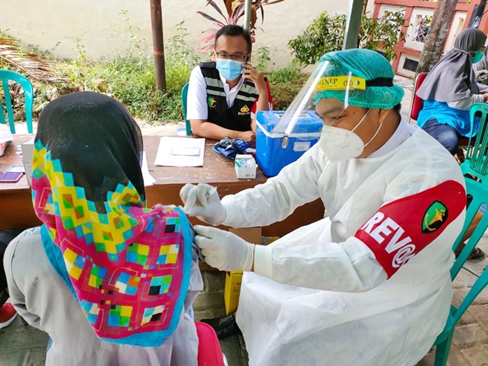 Pelaksanaan vaksinasi di Pendopo Kecamatan Rubaru