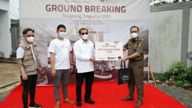 BNPT dan YHPB didukung Suma Village saat santuni mahasiswa perantauan dan masyarakat terdampak Covid-19 di Curug, Tangerang, Banten. (Dok. Istimewa)