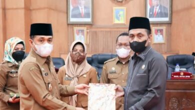 Bupati Batubara Ir. Zahir M. Ap bersama Ketua DPRD Batubara M. Syafi'i SH usai mengikuti RANPERDA T.A 2021