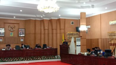 Ali Hatta S. Sos Juru bicara Banggar DPRD Batubara saat menyampaikan poin penting dalam Perubahan APBD Batubara Tahun Anggaran 2021.