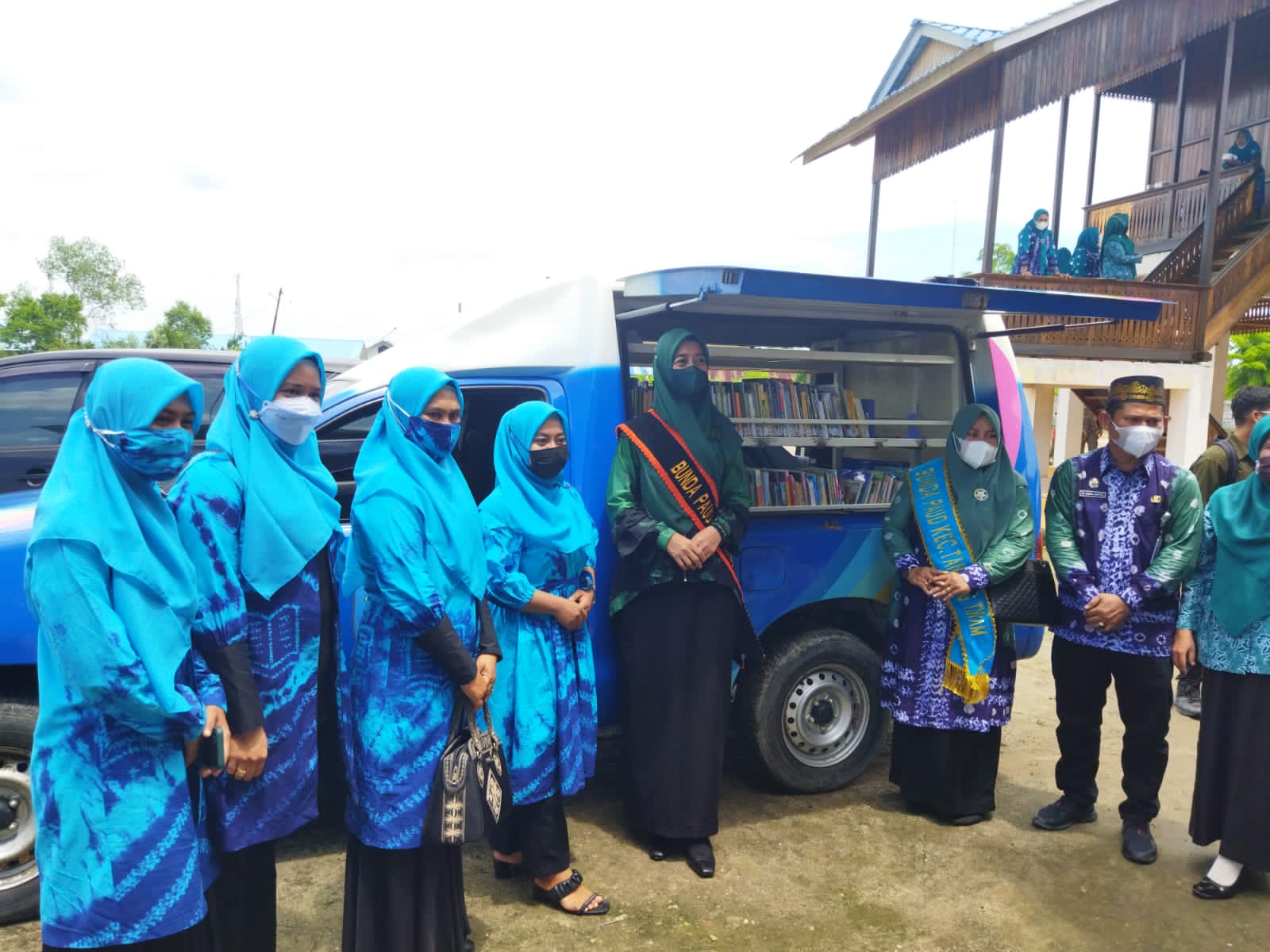 Bunda PAUD Kabupaten Batubara Ny. Maya Indrianasari Zahir disela pengukuhan Pokja Bunda PAUD Kecamatan