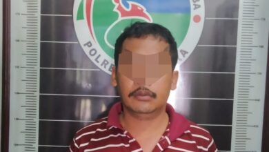 Cinong (40) warga Kecamatan Indra Pura Kabupaten Batubara seorang BD Sabu yang diringkus Satres Narkoba Polres Batubara di Perbatasan Riau-Jambi.