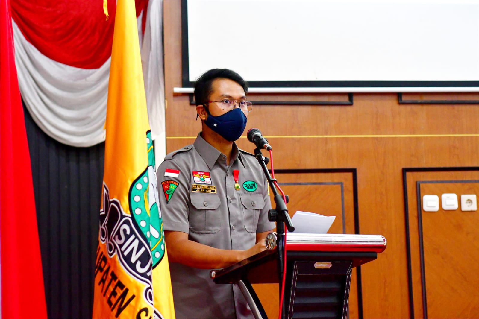 Bupati Andi Seto Asapa memberikan sambutan.