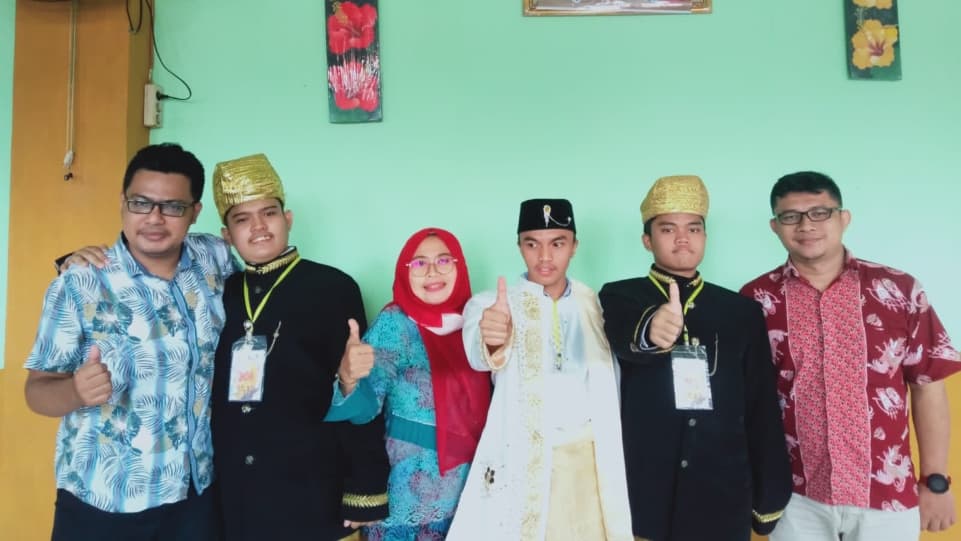 Grup Musik SLB Autisma YPPA Padang saat ikuti Psikologi Mencari Bakat UNAIR Tahun 2021 (Dok. Istimewa)
