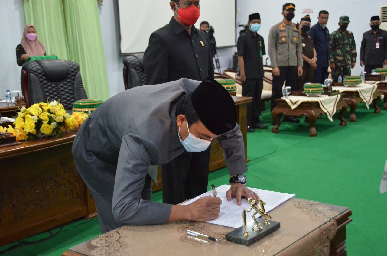 Penandatanganan APBD Soppeng