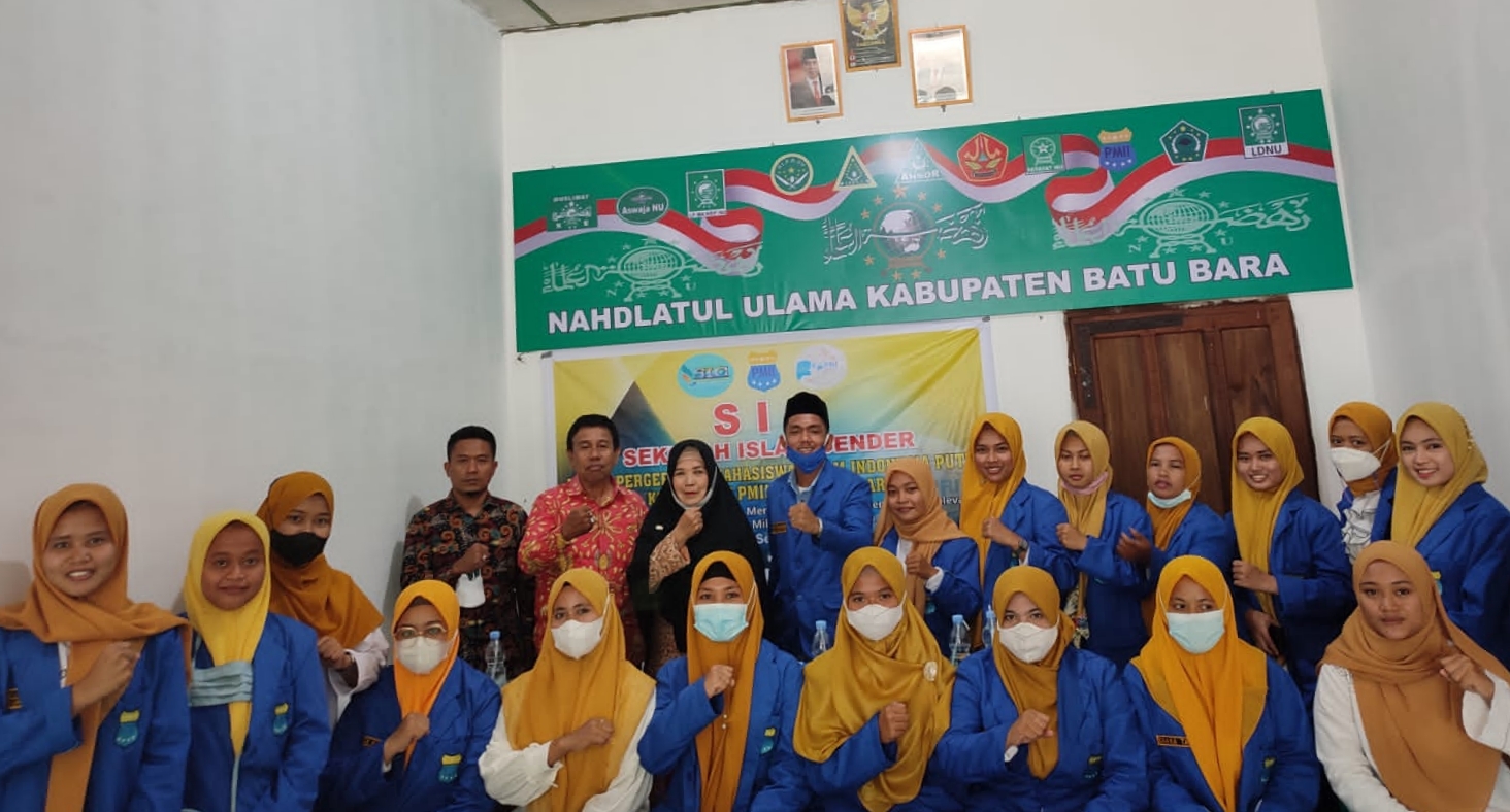 Peserta KOPRI PMII STIT Batubara bersama pemateri Sekolah Islam Gendre.