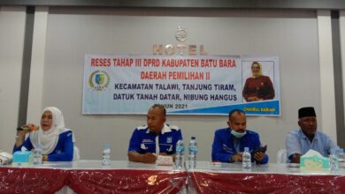 Reses tahap III Anggota DPRD Batubara Fraksi PAN Chairul Bariah di Aula Hotel Grand Malaka Kecamatan Talawi.