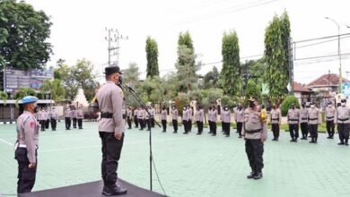 Kapolresta Banyuwangi, AKBP Nasrun Pasaribu, saat memimpin apel Serpas