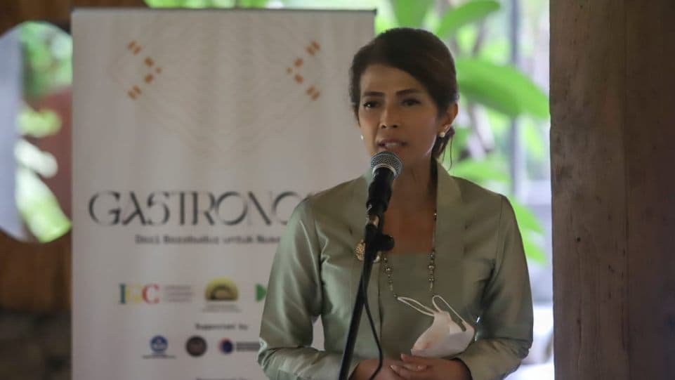 Ria Musiawan, Ketua Umum IGC saat beri kata sambutan di event ke dua Gastronosia - dari Borobudur untuk Nusantara, pada Jumat, 29 Oktober 2021 di Kawasan Taman Wisata Candi Borobudur. (Dok. IGC)