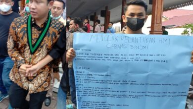 Sekjen PB HmI Icha Halimuddin saat usai Pelantikan HMI Cabang Binjai (kiri foto). Dikky Abdullah Arief Lubis Kader HMI Komisaruat STAI AL ISHLAHIYAH Cabang Binjai yang mengecam Pelantikan Cabang yang dianggap tidak konstitusional oleh utusan PB HMI. (kanan foto dengan poster penolakan)