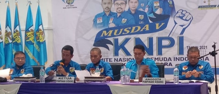 Pimpinan Rapat Pimpinan Paripurna Daerah (Rapimpurda) DPD KNPI Batubara.