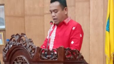 Jubir Badan Pembentukan Peraturan Daerah (Bapemperda) Ali Hatta, S.Sos saat Rapat Paripurna DPRD Batubara. (FTR-BB/01)