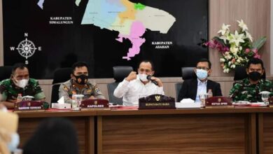 Bupati Batubara Ir. Zahir M. Ap bersama lintas sektor saat memimpin Rakor Penguatan Persiapan dalam menghadapi Natal dan Tahun Baru.