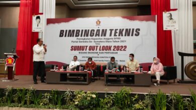 Ketua Pemuda Tani Indonesia Sumut, Fadli Abdina SP, saat memberi pemaparan soal isu pertanian di Sumut Out Look 2022 yang digelar oleh Gerindra Sumatera Utara. (Doc; Ist)