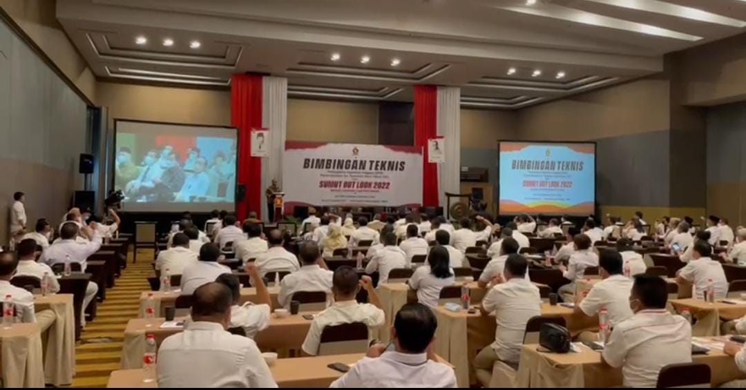 Diskusi Sumatera Utara Outlook 2022 membahas isu tentang Ekonomi oleh Gerindra Sumut dengan mrngundang sejumlah tokoh saat berlangsung di Hotel Santika Dyandra Medan. (Doc; Ist)