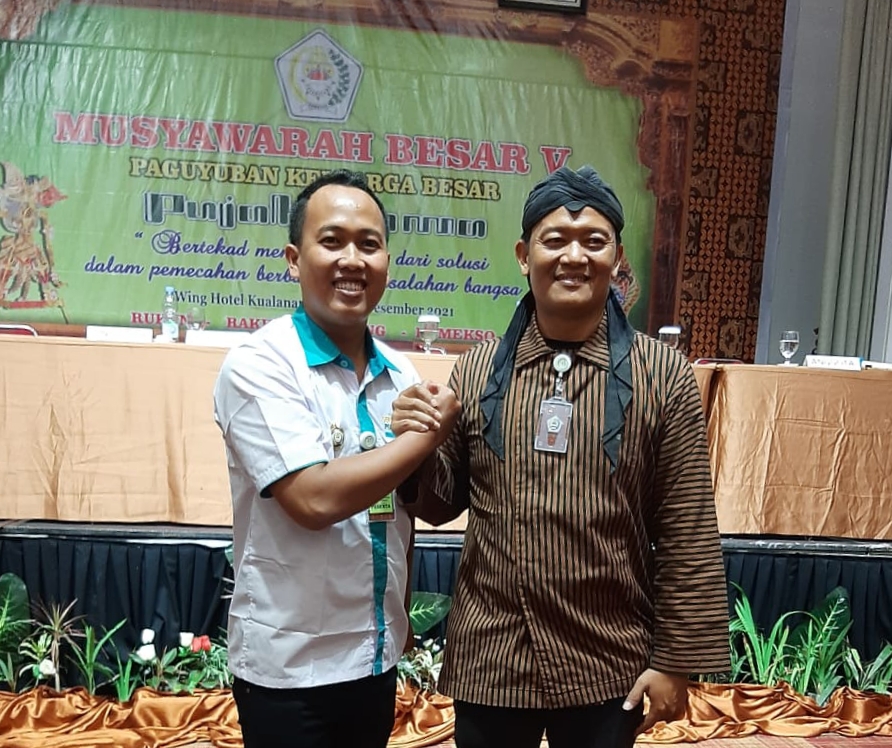 Ahmad Dwi Sakti Hidaya (kemeja putih) Ketua terpilih GM Pujakesuma Batubara periode 2021-2025. (Doc: Ist)