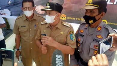Bupati Batubara didampingi Kadis Kesehatan bersama Kapolsek Labuhan Ruku saat gebyar Vaksinasi massal sinergitas Polri dan Pemerintah Daerah. (Ist)