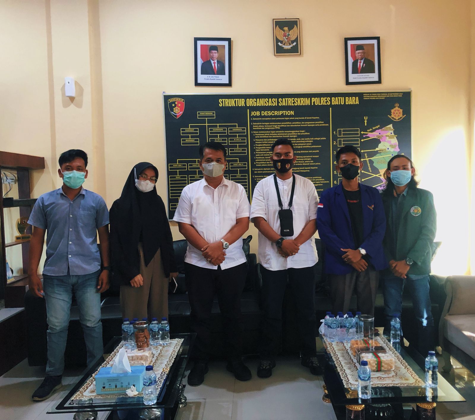 Ketua-ketua PK IPMBB bersama Kasat Reskrim Polres Batubara AKP Ferry Kusnadi SH, MH usai memberikan laporan. (Ist)