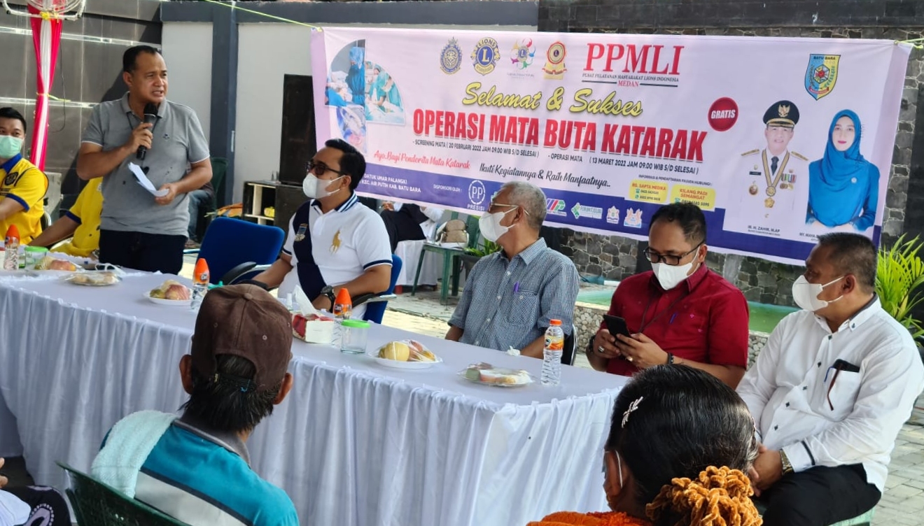 Bupati Batubara Ir. Zahir saat memberikan pengarahan pada Kegiatan Screening Operasi Katarak di RS. Sapta Medica. (Doc: FTR/01)