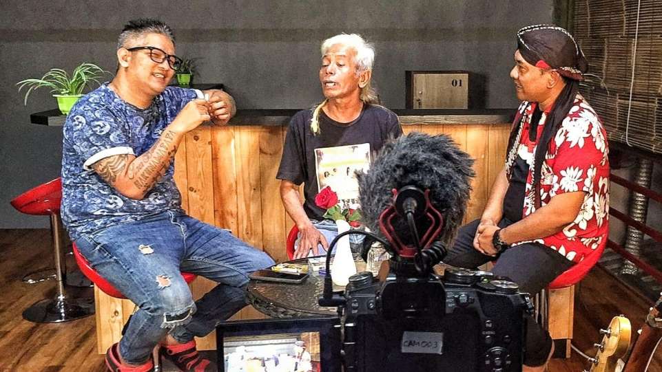 Khocil Birawa bersama dua pendiri Prima Founder Records, Rulli Aryanto dan AM Kuncoro. (Dok. Prima Founder Records)