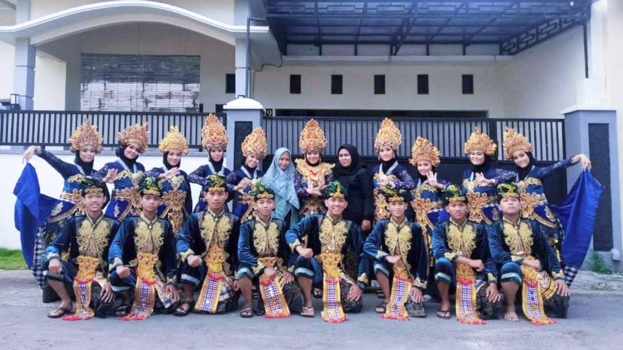 Peserta Teen Choir dari MAN 2 Banyuwangi 