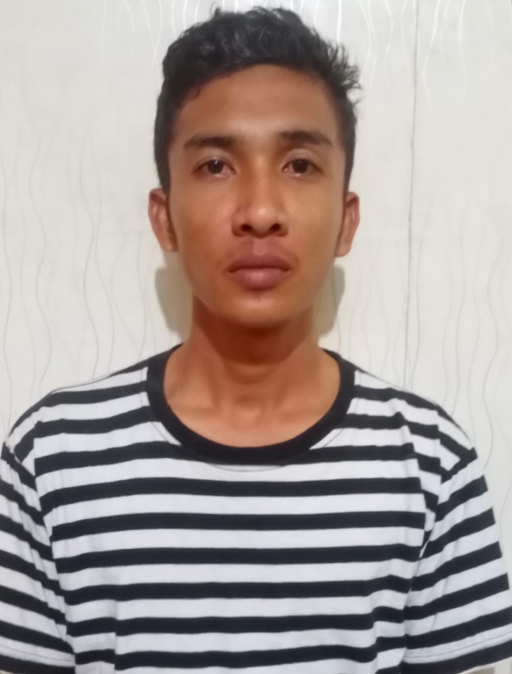 DS alais Putra warga Desa Titi Putih Kecamatam Lima Puluh Pesisir, tersangka pengedar Narkotika Jenis Sabu yang ditangkap personil Unit Opsnal Satres Narkoba Polres Batubara. (Doc ; Ist)