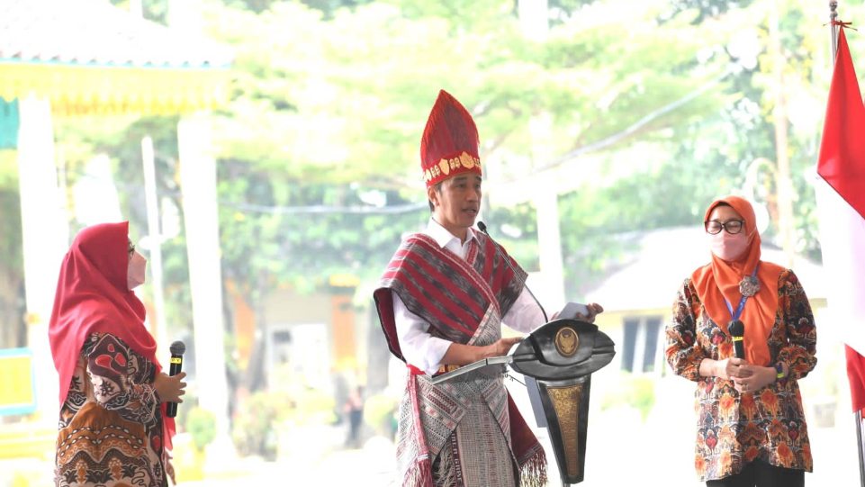 Presiden Joko Widodo saat memberi kata sambutan di puncak peringatan Harganas ke-29 di Medan. (Dok. Istimewa)