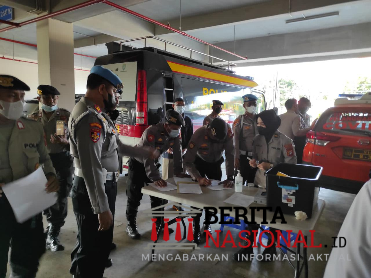 Secara bergantian setiap anggota jalani pemeriksaan oleh Tim Dokkes Polres Metro Bekasi Kota