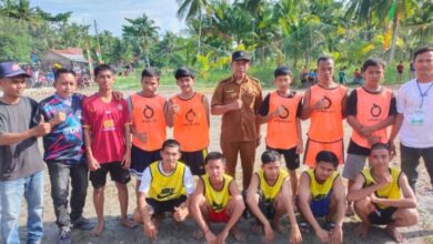 Putaran pertama Turnamen Kiyam Mini Soccer (KMS) Mekar Laras Cup 1 2022 antar kesebelasan Ancap FC vs Gaster FC dengan akhir Scor 5-4. (Doc; FTR/01)