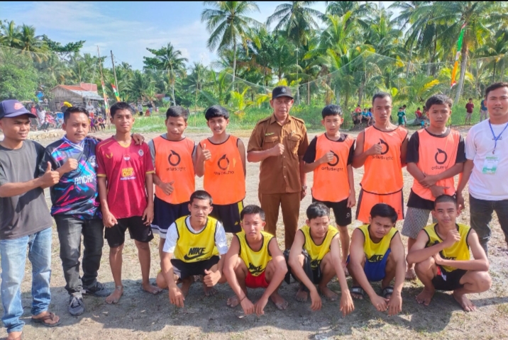 Putaran pertama Turnamen Kiyam Mini Soccer (KMS) Mekar Laras Cup 1 2022 antar kesebelasan Ancap FC vs Gaster FC dengan akhir Scor 5-4. (Doc; FTR/01)