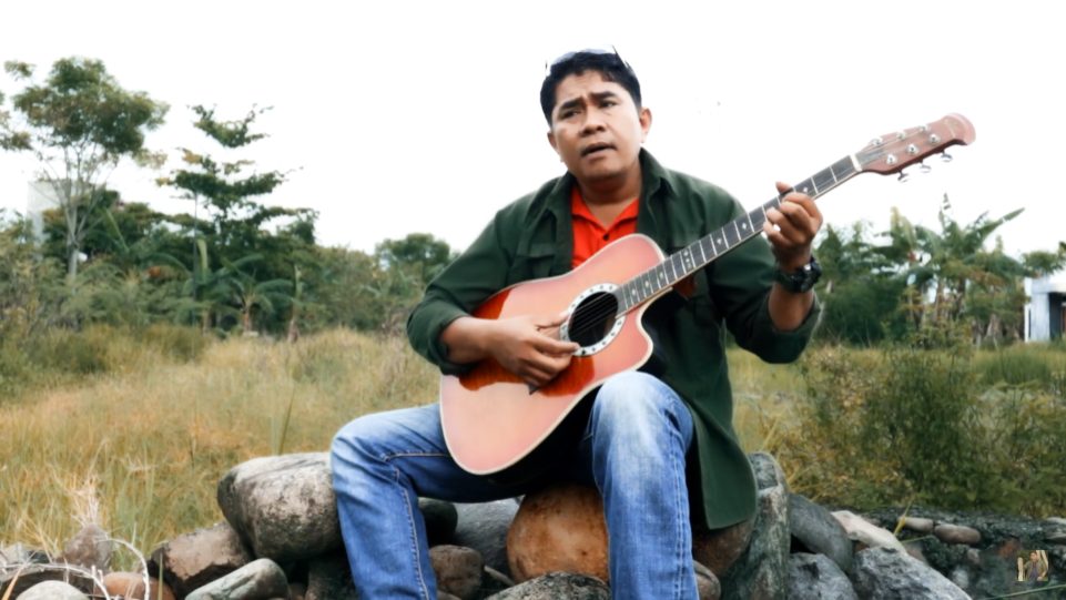 Hen Parcha, Penyanyi lagu Hawa Istri Sang Adam. (Dok. Ladofadoredo)