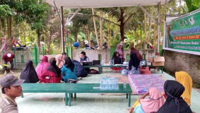 PC. IPNU Batubara bersinergi dengan UPT. Puskesmas Kedai Sianam saat baksos pengobatan gratis dan program penanganan Stunting ditengah masyarakat. (FTR/01)