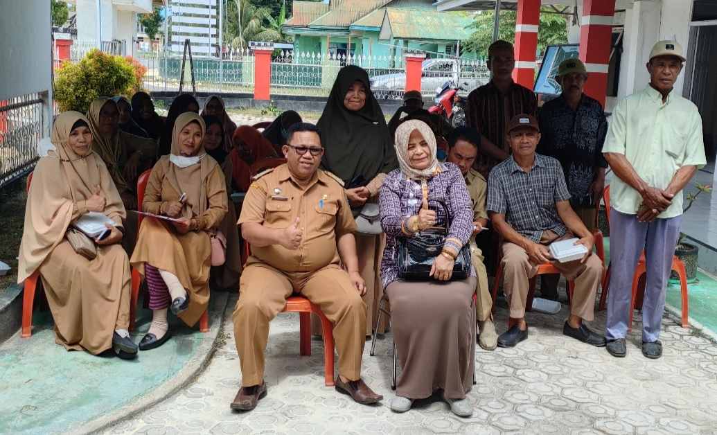 Reses Anggota DPRD Buton Tengah, Saadia S.Ag di Kelurahan Mawasangka. Senin, (5/2022). Foto. IST