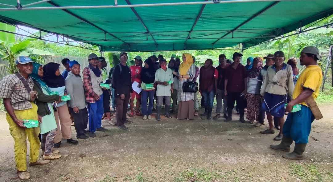 Reses Anggota DPRD Buton Tengah, Saadia S.Ag di Desa Polindu. Senin, (5/2022). Foto. IST