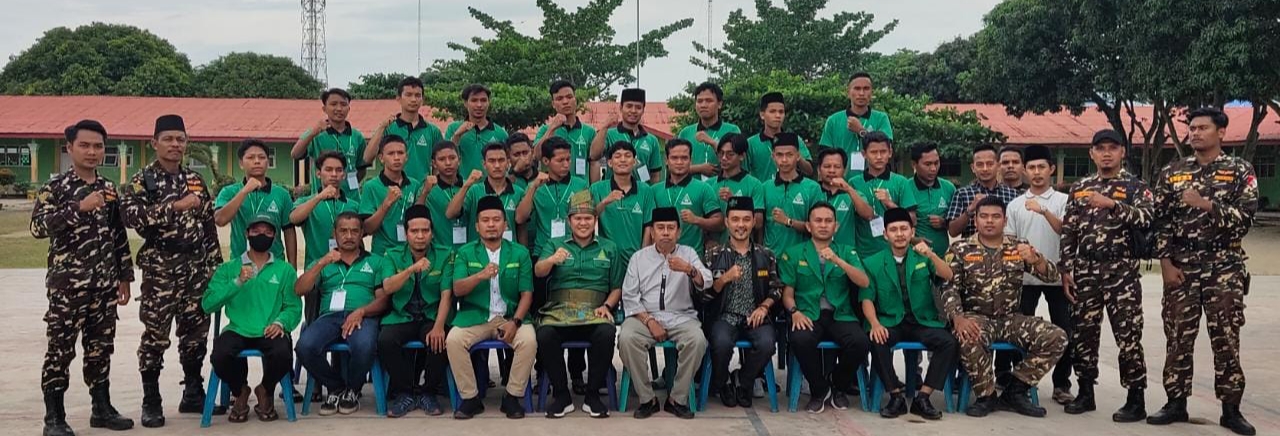 Teks foto: Ketua PW Ansor Sumut H Adlin Tambunan foto bersama dengan Ketua PC NU Batubara H Bakhtiar Mogaza, peserta PKD, panitia dan pengurus Ansor Batubara. (Doc: FTR)