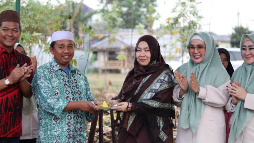 Suasana acara peletakan batu pertama pembangunan asrama santri Pondok Pesantren As-Shofa, Rajeg, Banten. (Dok. Istimewa)